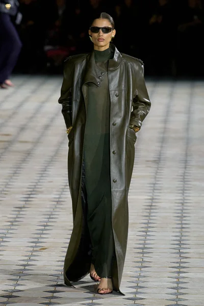 Look 1